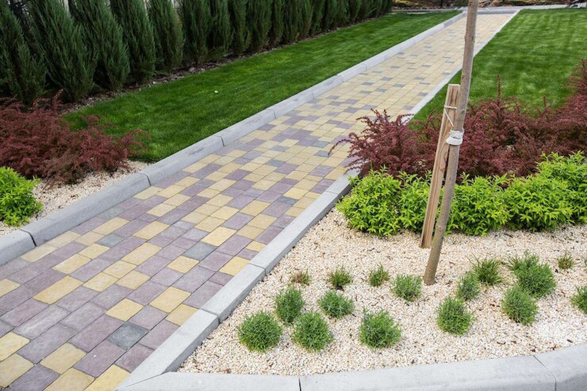 Driveway Landscaping Trends to Watch in 2024